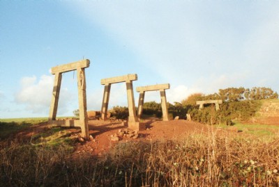 Helston & Wendron -Bassett & Grylls- 1920's work- mill & elevated tramway supports at Old mens shaft Dec 99 (5)