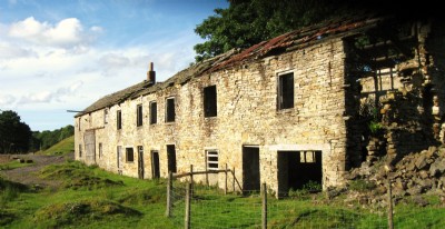 Lodging shop and blacksmiths