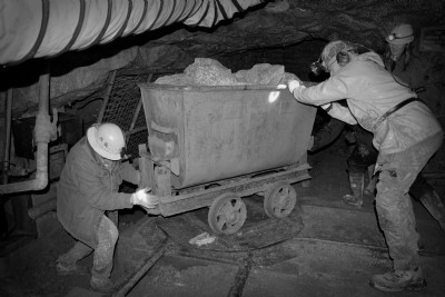 29.05.15 CSM Mine - Turning a Wagon prior to tipping in Sub Level