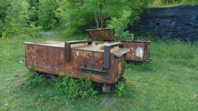 3 x Narrow Gauge wagons
