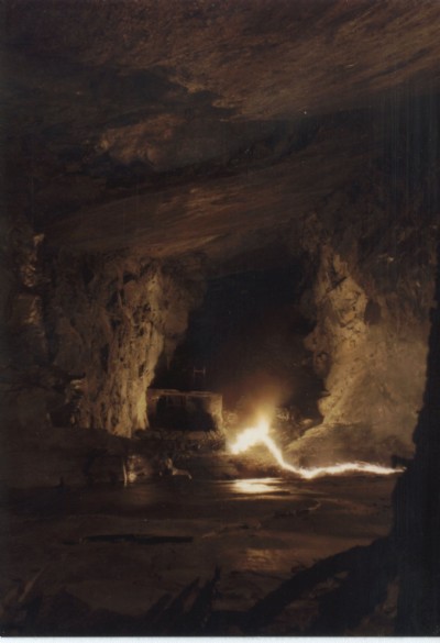 Chamber 1 West, floor E from Floor D