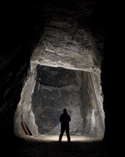 D floor chamber, west of the OV incline