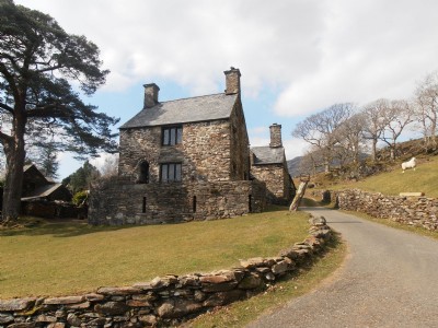 Dduallt Manor