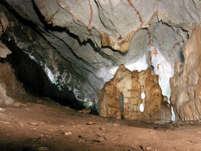 Dhaskalio Cave 24/10/2006 (Photo ref 2821)