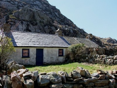 15.04.10 Drws y Coed Copper Mine  - miners houses