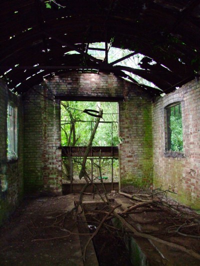 16.07.09 Easton On the Hill Quarry - Single road engine shed
