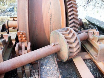 Winding gear
