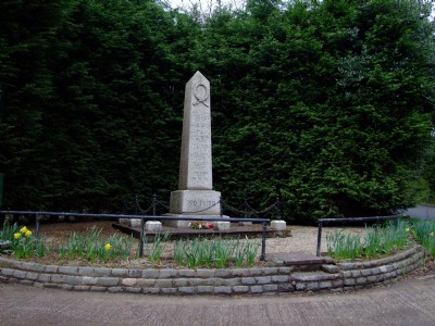 09.04.09 Foxfield Colliery, war memorial