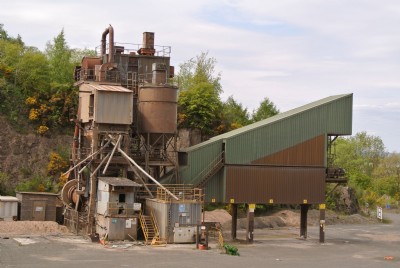Crushing plant.