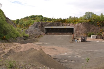 Crushing/grading plant.