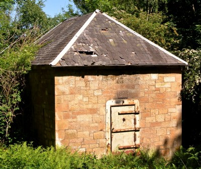 Magazine building