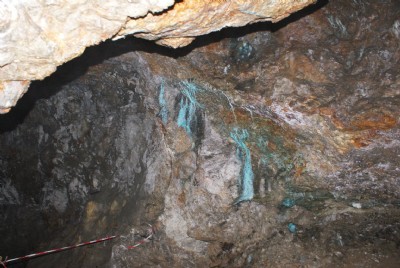 Traces of copper ore