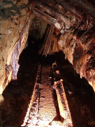 rails and ocher formations in the top adit level