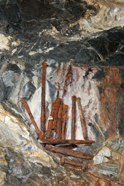 Chisels and drills