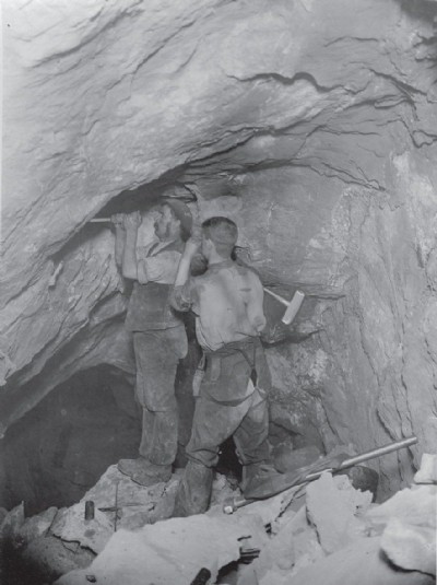 Workers Greenside Mine c1903