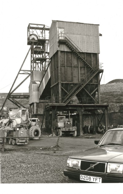 Bunker and headgear