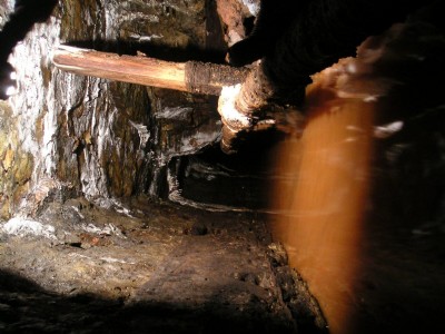 Passage and air pipe past the sump