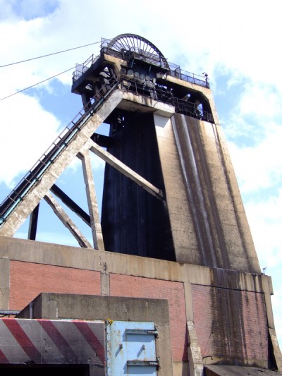 01.05.09 Hatfield Main- No 2 Shaft Headgear