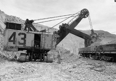 Shovel loading ore train