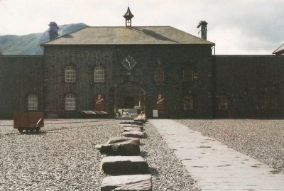 dyfodfa/entrance - Summer 2000