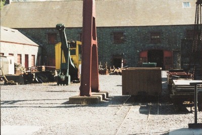 yr amgueddfa - Summer 2000