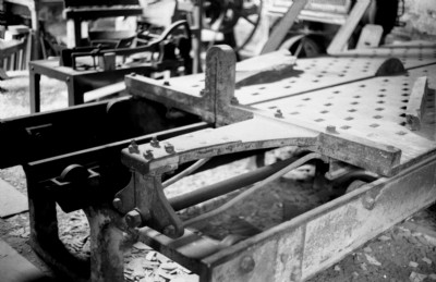 DeWinton Hydraulic Feed Saw - 1975