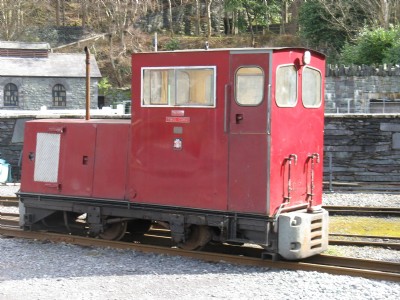 twll coed diesel loco