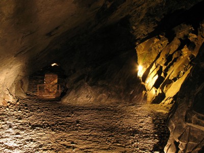 Chamber with caban