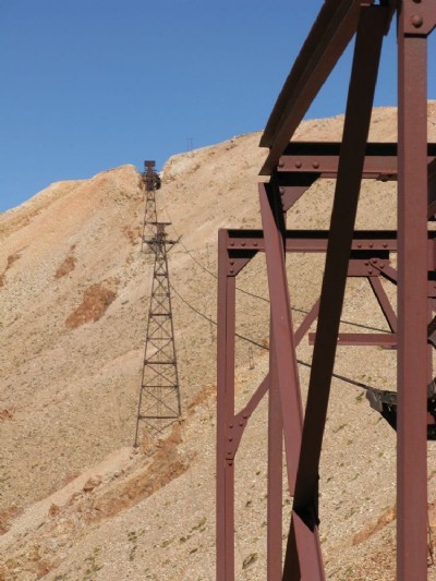 06 Top Pylons