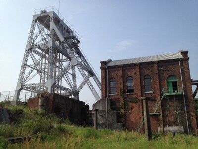 DAI-NI-TATEKO-MAKIAGE-KI-SHITSU ( the second vertical shaft winch building ) and DAI-NI-TATEKO-YAGURA ( the second vertical shaft tower )
