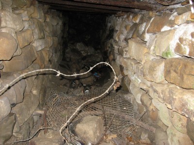 small tunnel just at south end of tub line