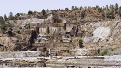 Ore crushing building