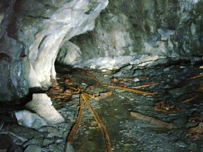 Chamber entrance