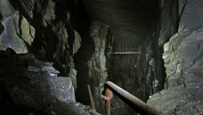 Chamber with bridge