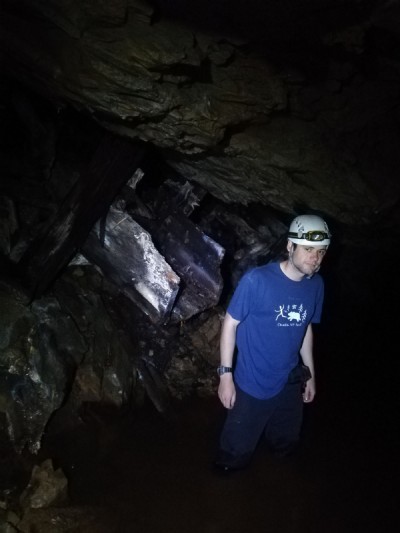 Shouts in a flooded passageway