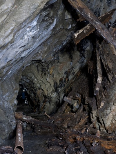Collapsed hopper
