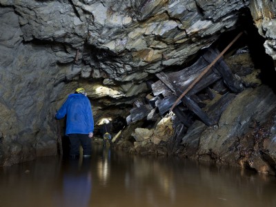 Ore hopper