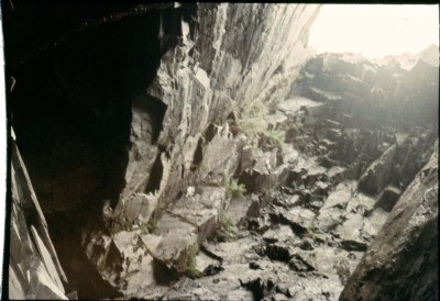 Floor 11 "Chains" chamber looking up to surface in Nyth y Gigfran