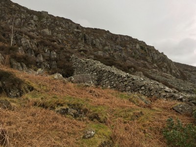 Incline wall