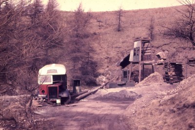 Shaft and mine shop looking west