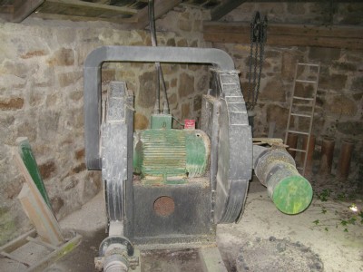 Fan pump providing air