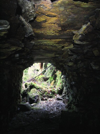 Tunnel under incline