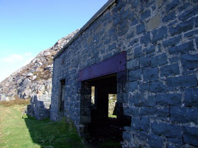 Penmaenmawr Granite Quarry 16.04.08 Earlier Compressor House