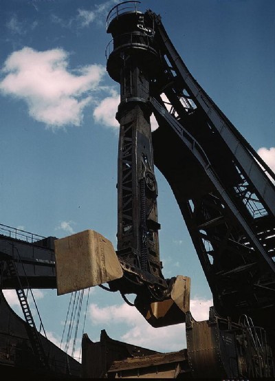 A "Hulett" unloader in operation