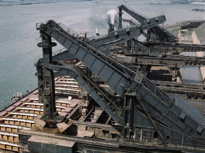 Unloading iron ore