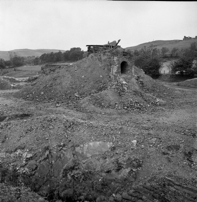 Angle bob tunnel by roadside 1975