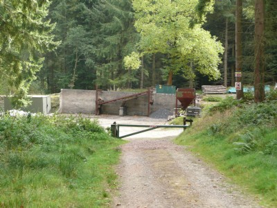 Approach track to mine gate