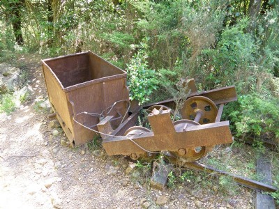 End Tipper truck