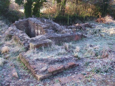 09.01.09 Ram Hill Pit, Shaft Top Engine House Remains