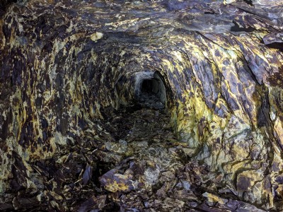Adit 8 - iron oxide deposits